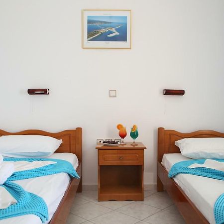 Theocharis Bros - Studios Apartments Áyios Nikítas Eksteriør bilde