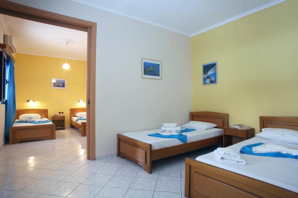 Theocharis Bros - Studios Apartments Áyios Nikítas Eksteriør bilde