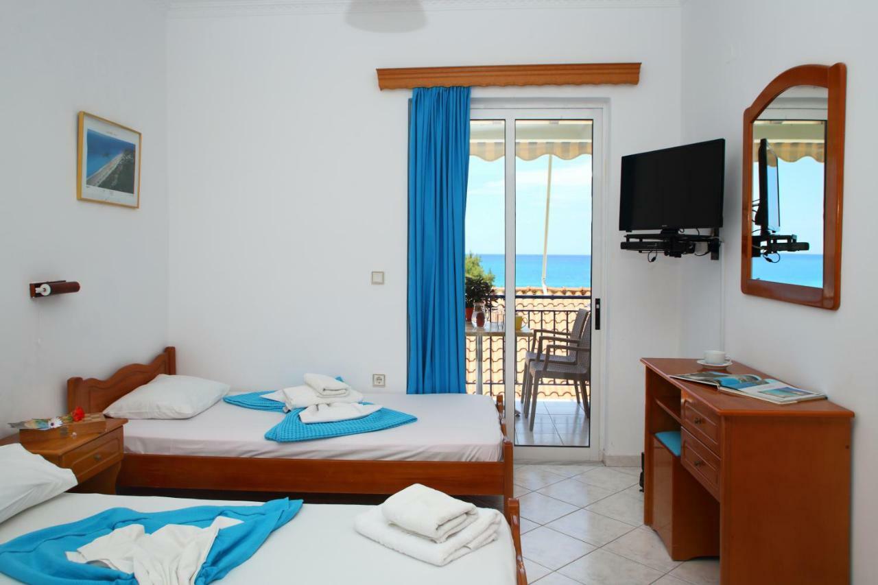Theocharis Bros - Studios Apartments Áyios Nikítas Eksteriør bilde