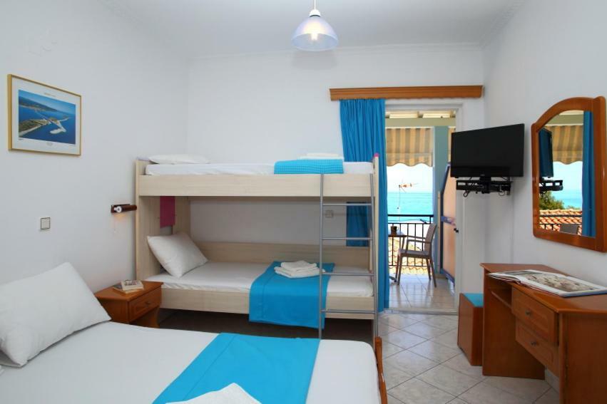 Theocharis Bros - Studios Apartments Áyios Nikítas Eksteriør bilde