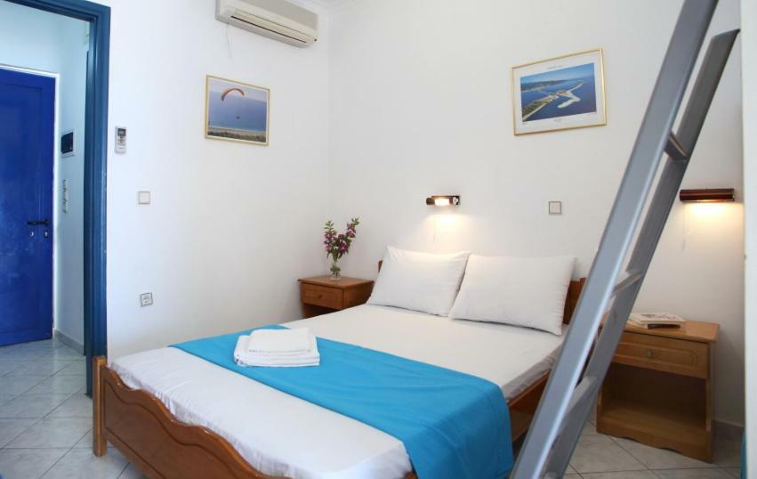 Theocharis Bros - Studios Apartments Áyios Nikítas Eksteriør bilde